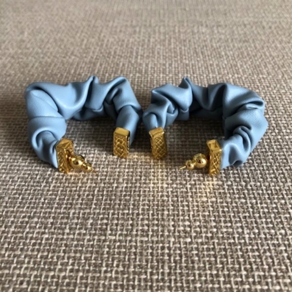 Cult Gaia Sanura Earrings - Ice Blue - Picture 4 of 4